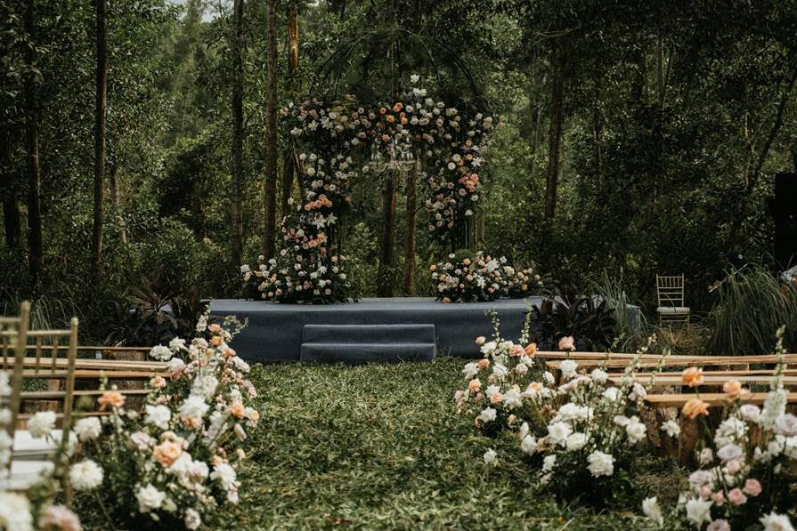 Fusion entices couples to tie the knot in Vietnam
